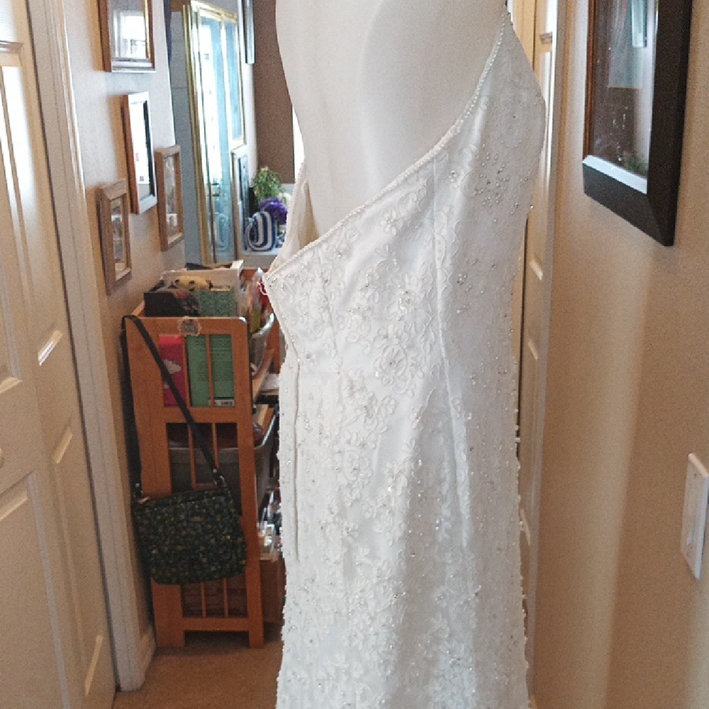 David's Bridal Ivory Halter Beaded Lace Gown By Sue Wong Size 8 - Picture 4 of 16